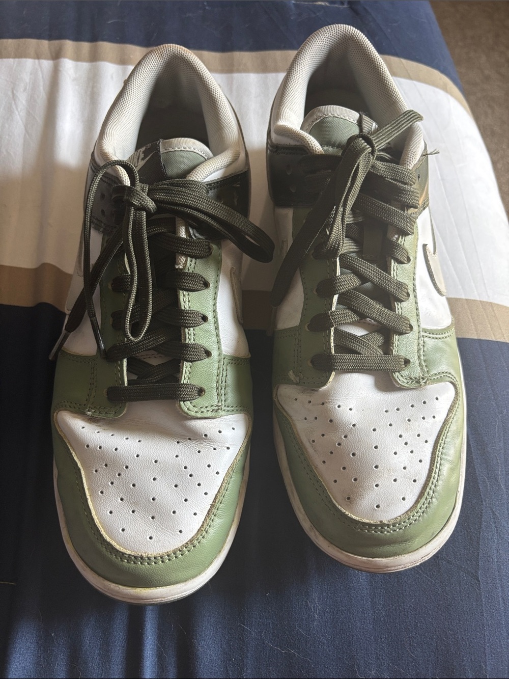 Nike Men’s Low-Top Sneakers - White & Olive